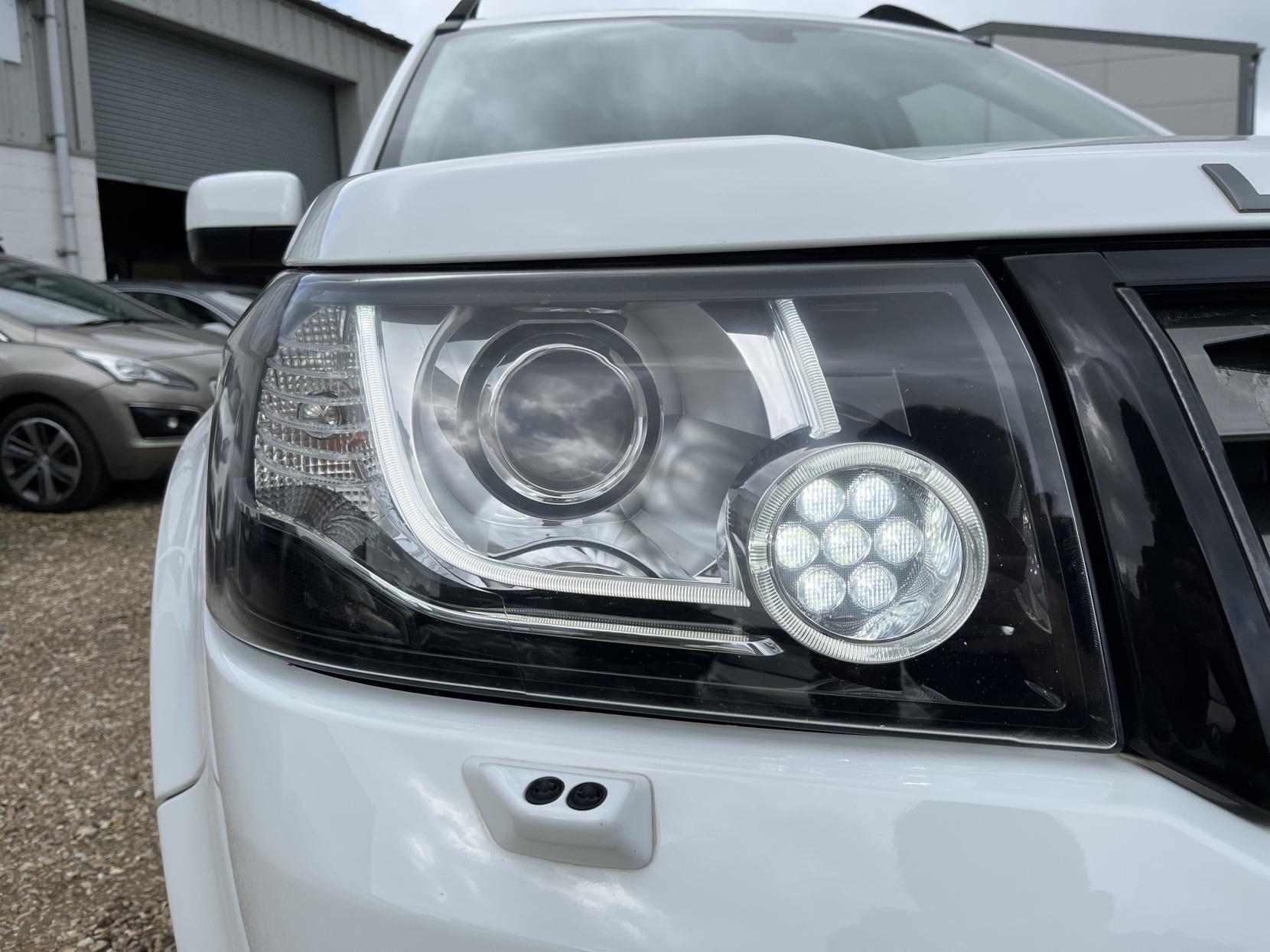 Land Rover Freelander 2 2.2 SD4 SE Tech SUV 5dr Diesel CommandShift 4WD Euro 5 (190 ps)