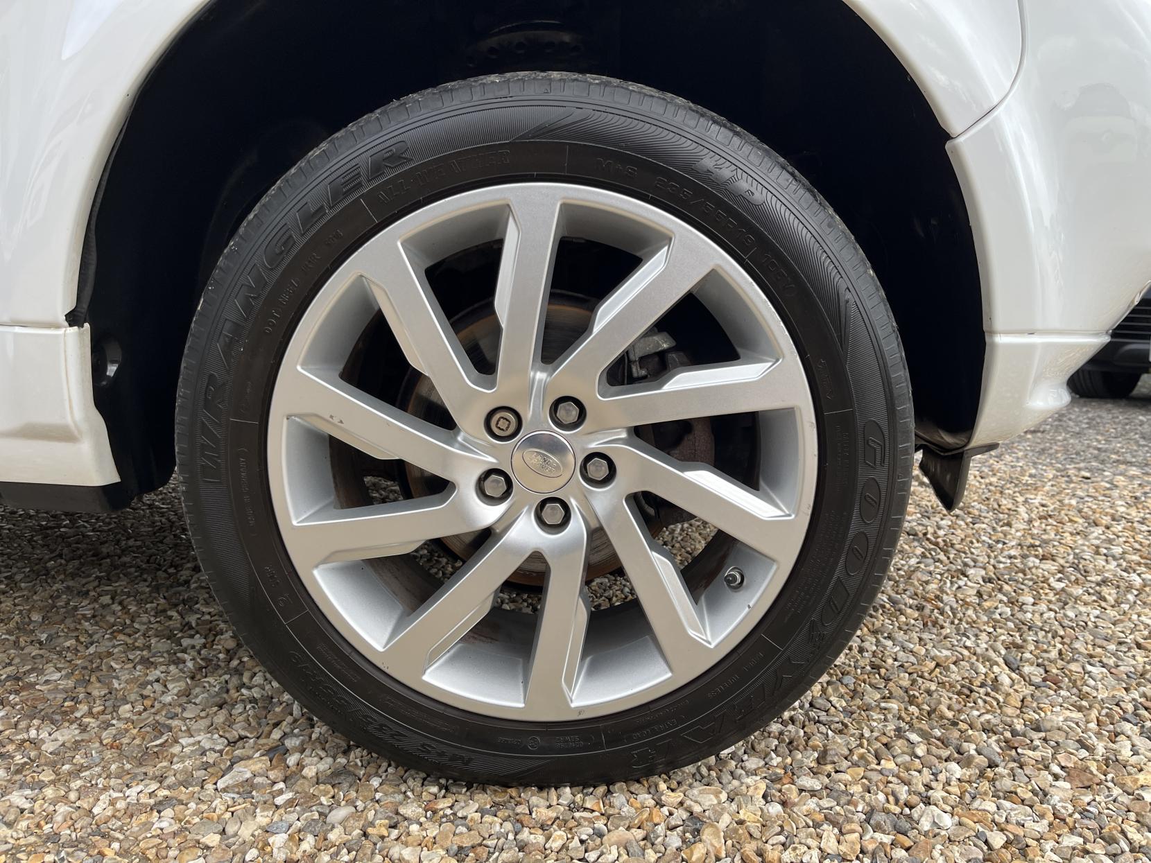 Land Rover Freelander 2 2.2 SD4 SE Tech SUV 5dr Diesel CommandShift 4WD Euro 5 (190 ps)