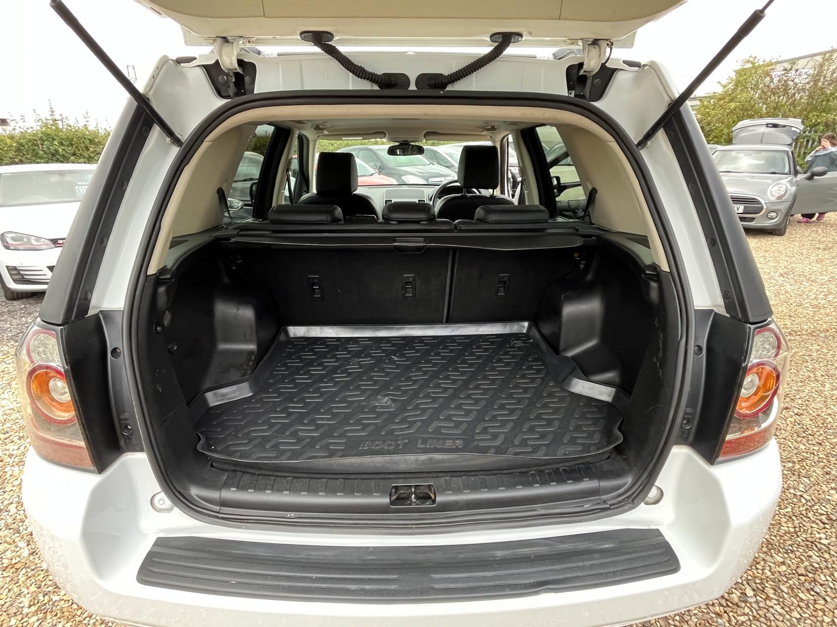 Land Rover Freelander 2 2.2 SD4 SE Tech SUV 5dr Diesel CommandShift 4WD Euro 5 (190 ps)