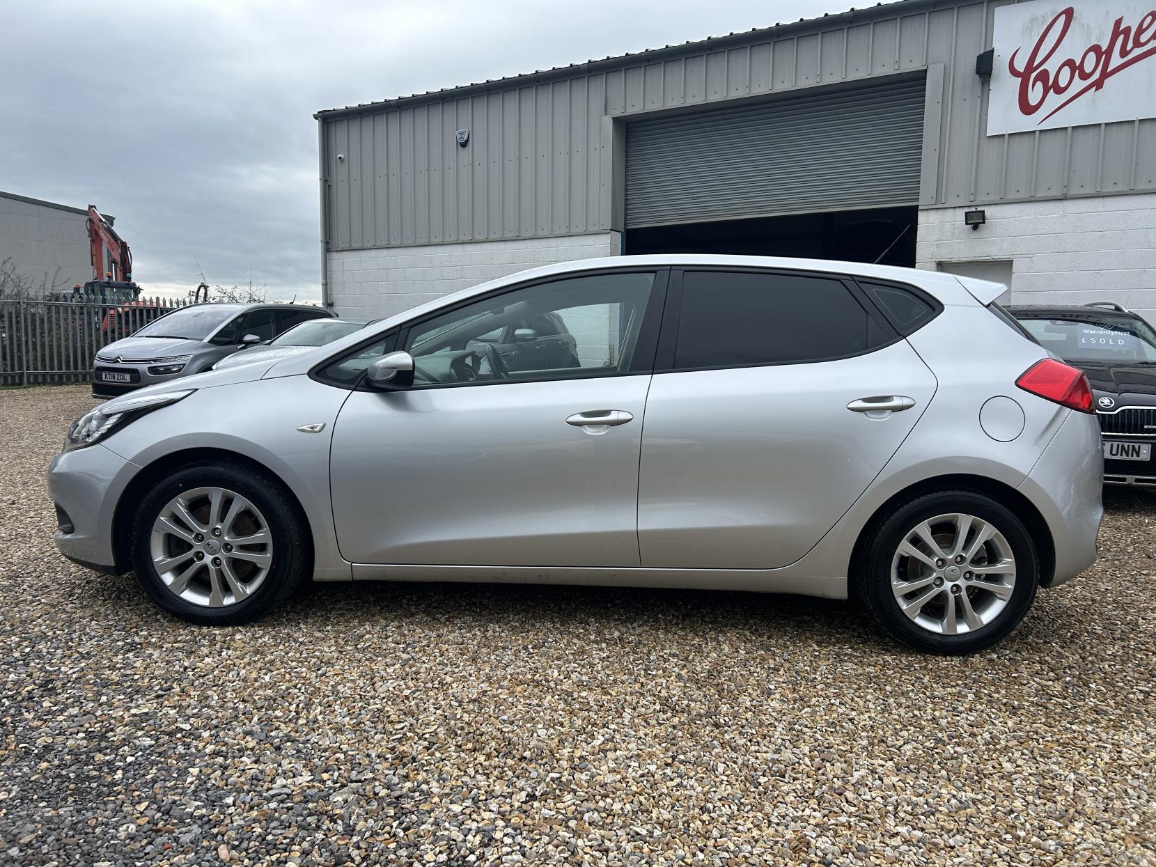 Kia Ceed 1.4 VR7 Hatchback 5dr Petrol Manual Euro 5 (98 bhp)