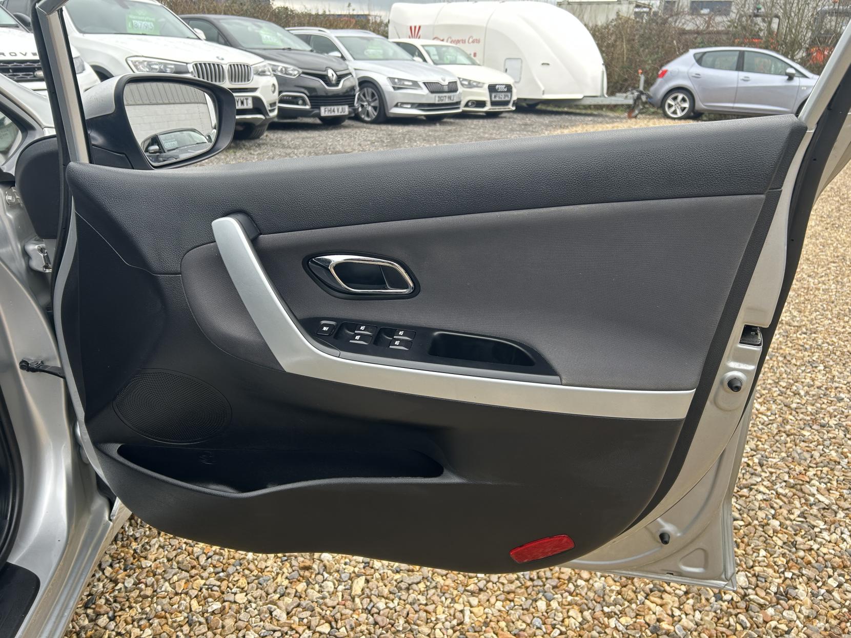 Kia Ceed 1.4 VR7 Hatchback 5dr Petrol Manual Euro 5 (98 bhp)