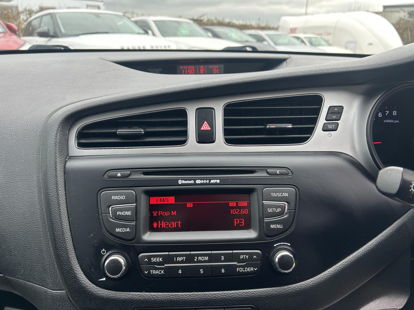 Kia Ceed 1.4 VR7 Hatchback 5dr Petrol Manual Euro 5 (98 bhp)