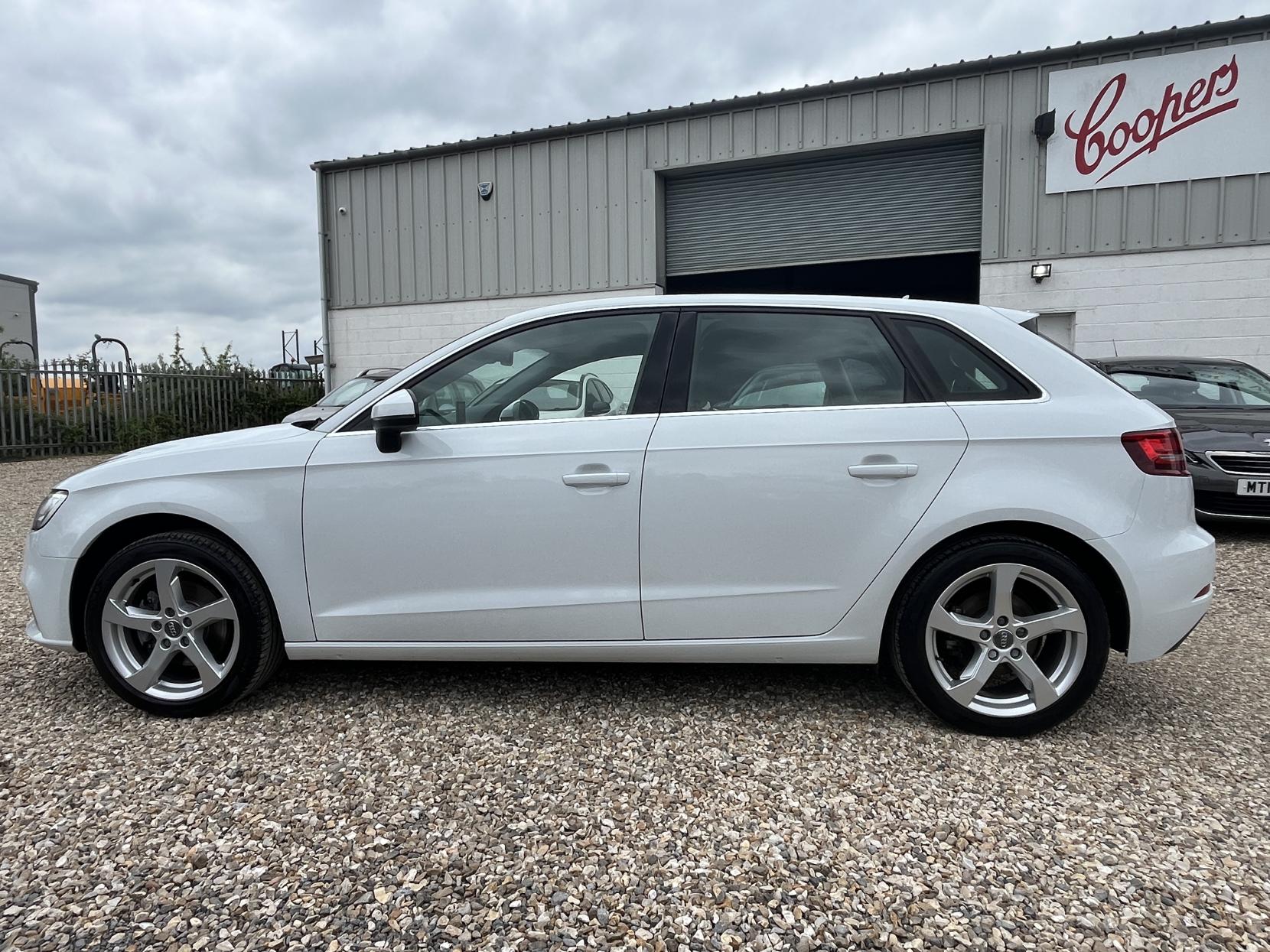 Audi A3 1.5 TFSI CoD Sport Sportback 5dr Petrol Manual Euro 6 (s/s) (150 ps)