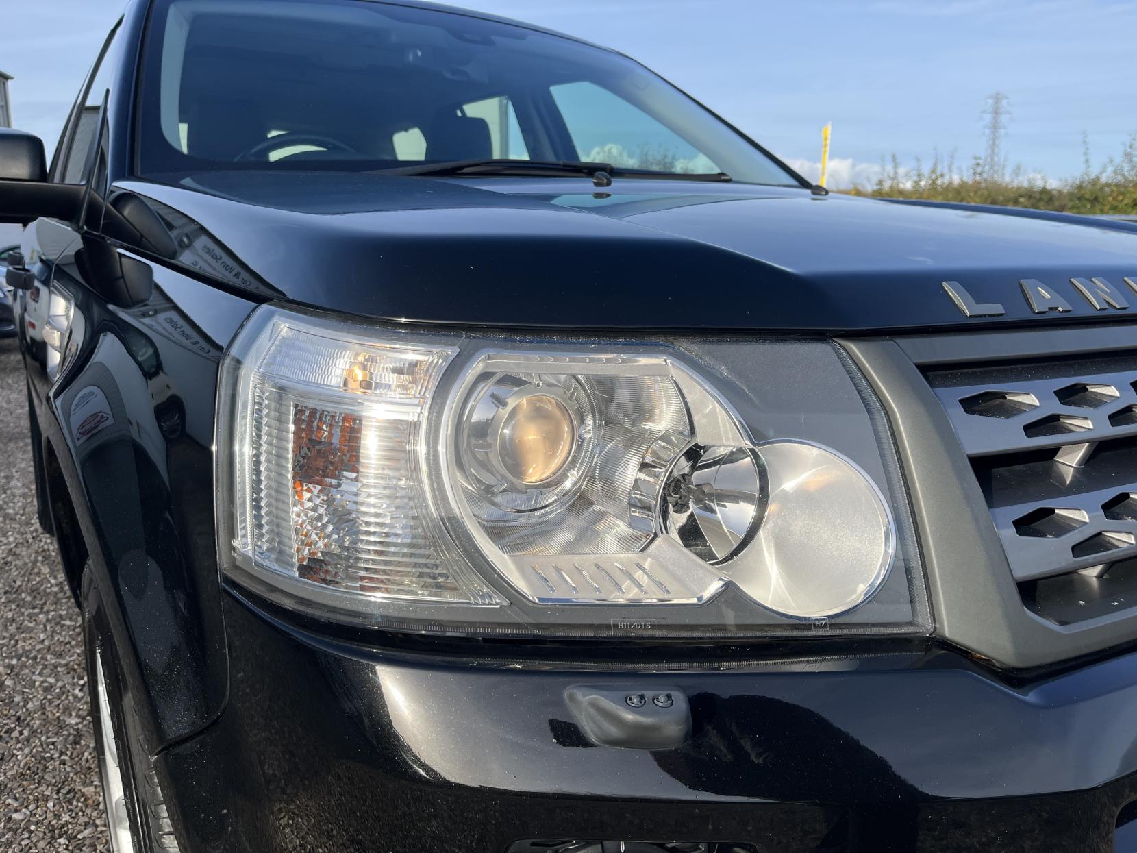 Land Rover Freelander 2 2.2 TD4 HSE SUV 5dr Diesel Manual 4WD Euro 5 (s/s) (150 ps)