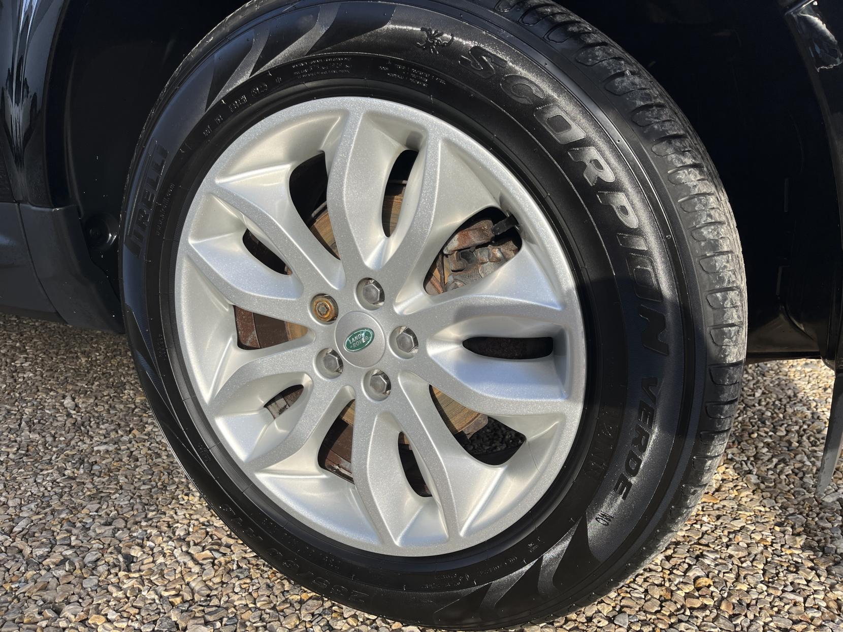 Land Rover Freelander 2 2.2 TD4 HSE SUV 5dr Diesel Manual 4WD Euro 5 (s/s) (150 ps)