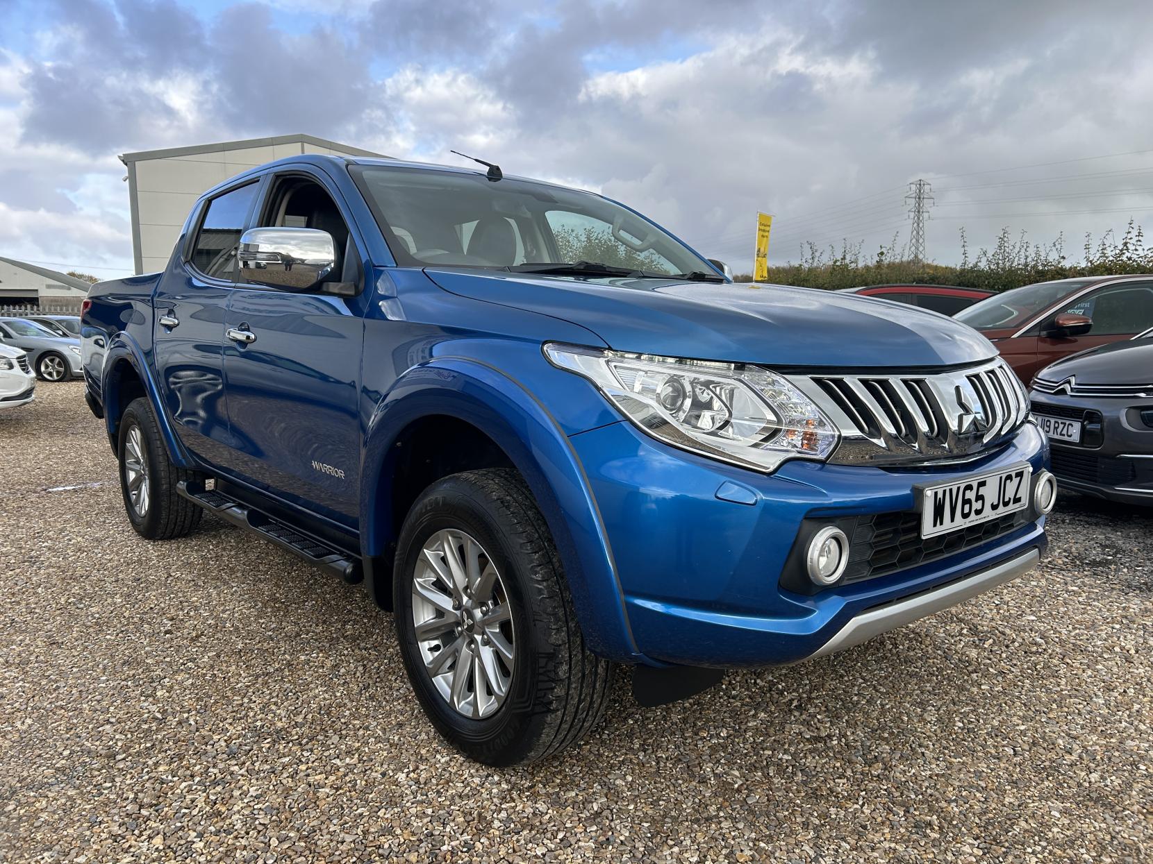 Mitsubishi L200 2.4 DI-D DC Warrior Pickup Double Cab 4dr Diesel Manual 4WD Euro 5 (178 ps)