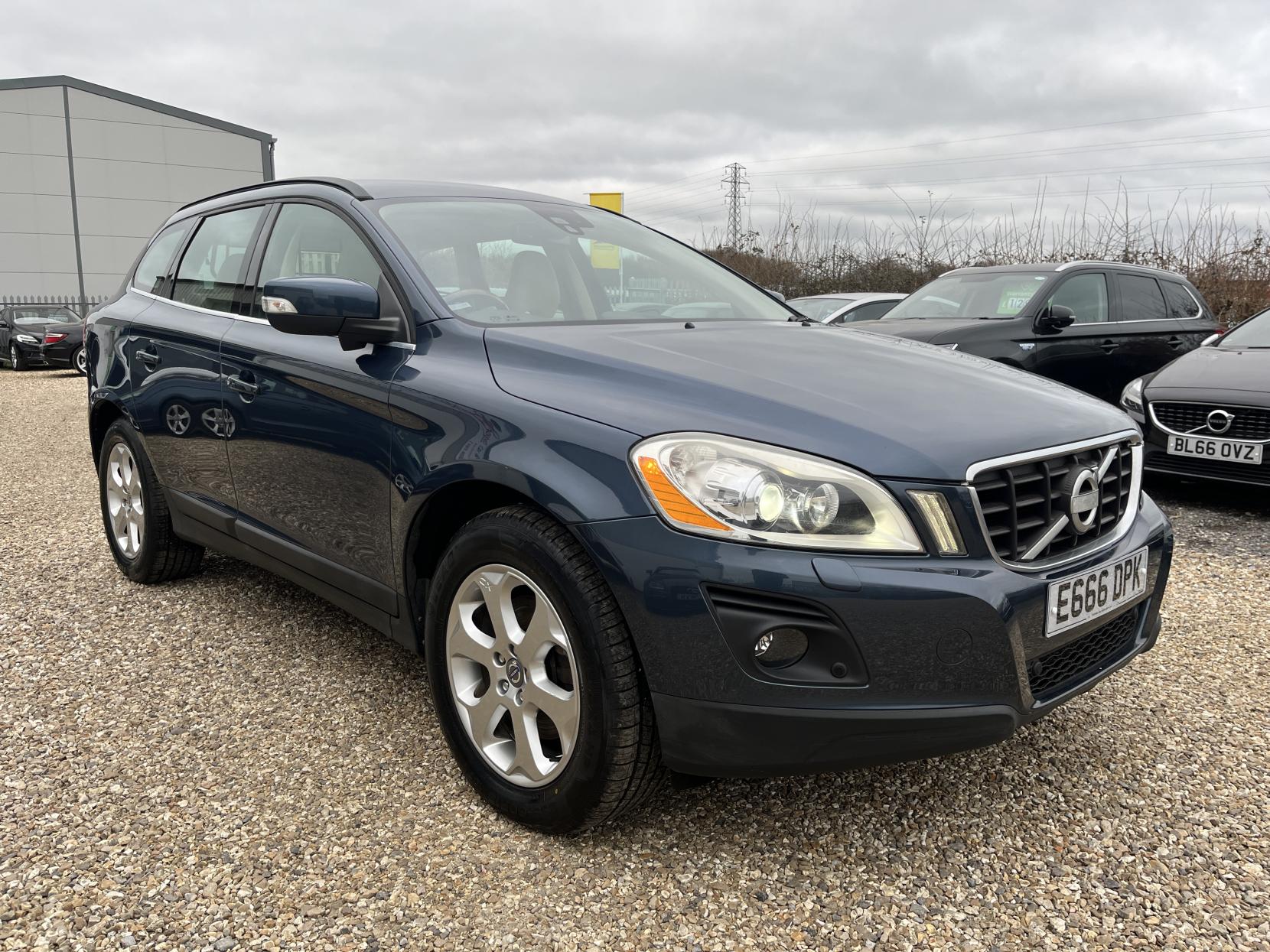 Volvo XC60 2.4D SE Lux SUV 5dr Diesel Geartronic AWD Euro 4 (163 ps)