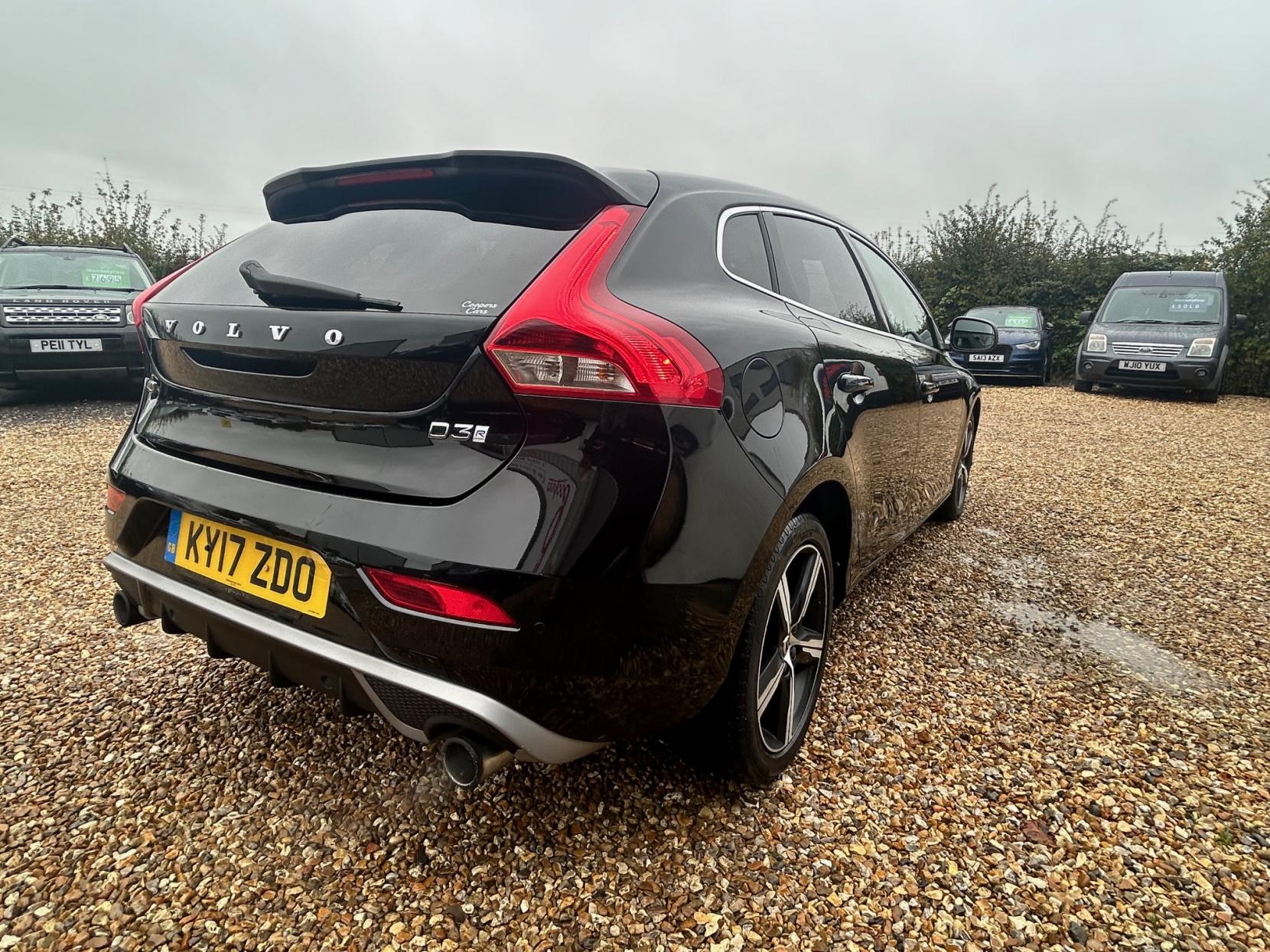 Volvo V40 2.0 D3 R-Design Nav Plus Hatchback 5dr Diesel Manual Euro 6 (s/s) (150 ps)