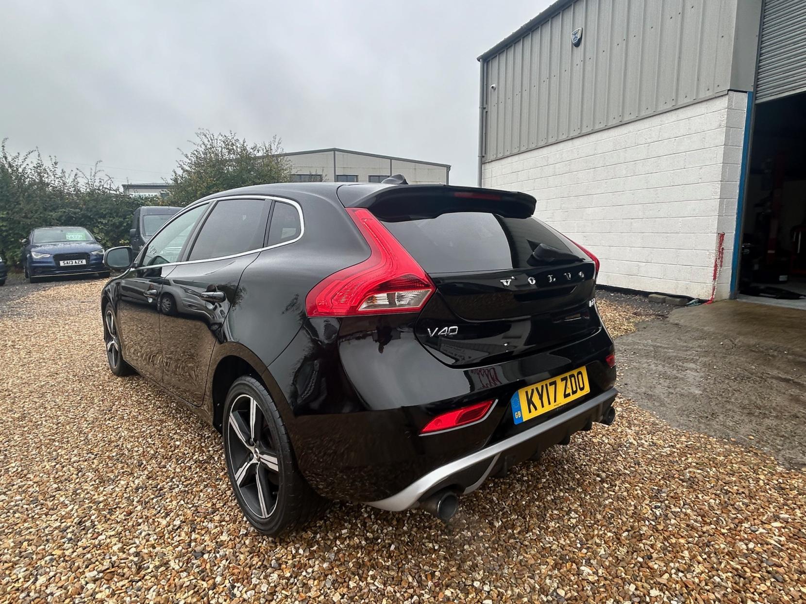 Volvo V40 2.0 D3 R-Design Nav Plus Hatchback 5dr Diesel Manual Euro 6 (s/s) (150 ps)