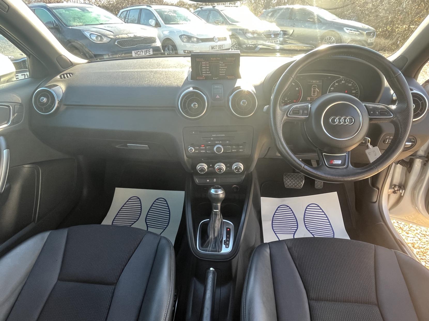 Audi A1 1.4 TFSI S line Hatchback 3dr Petrol S Tronic Euro 5 (s/s) (122 ps)