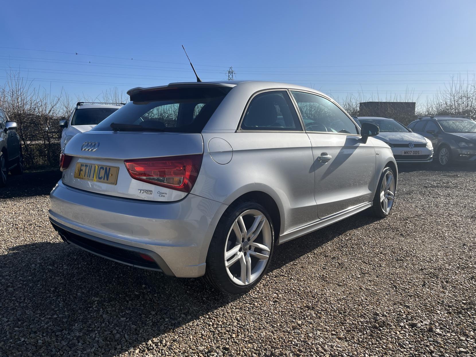 Audi A1 1.4 TFSI S line Hatchback 3dr Petrol S Tronic Euro 5 (s/s) (122 ps)