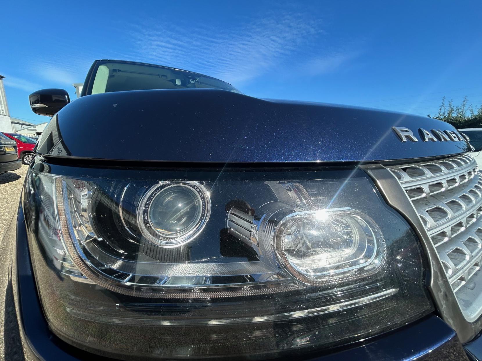 Land Rover Range Rover 4.4 SD V8 Autobiography SUV 5dr Diesel Auto 4WD Euro 6 (s/s) (339 ps)