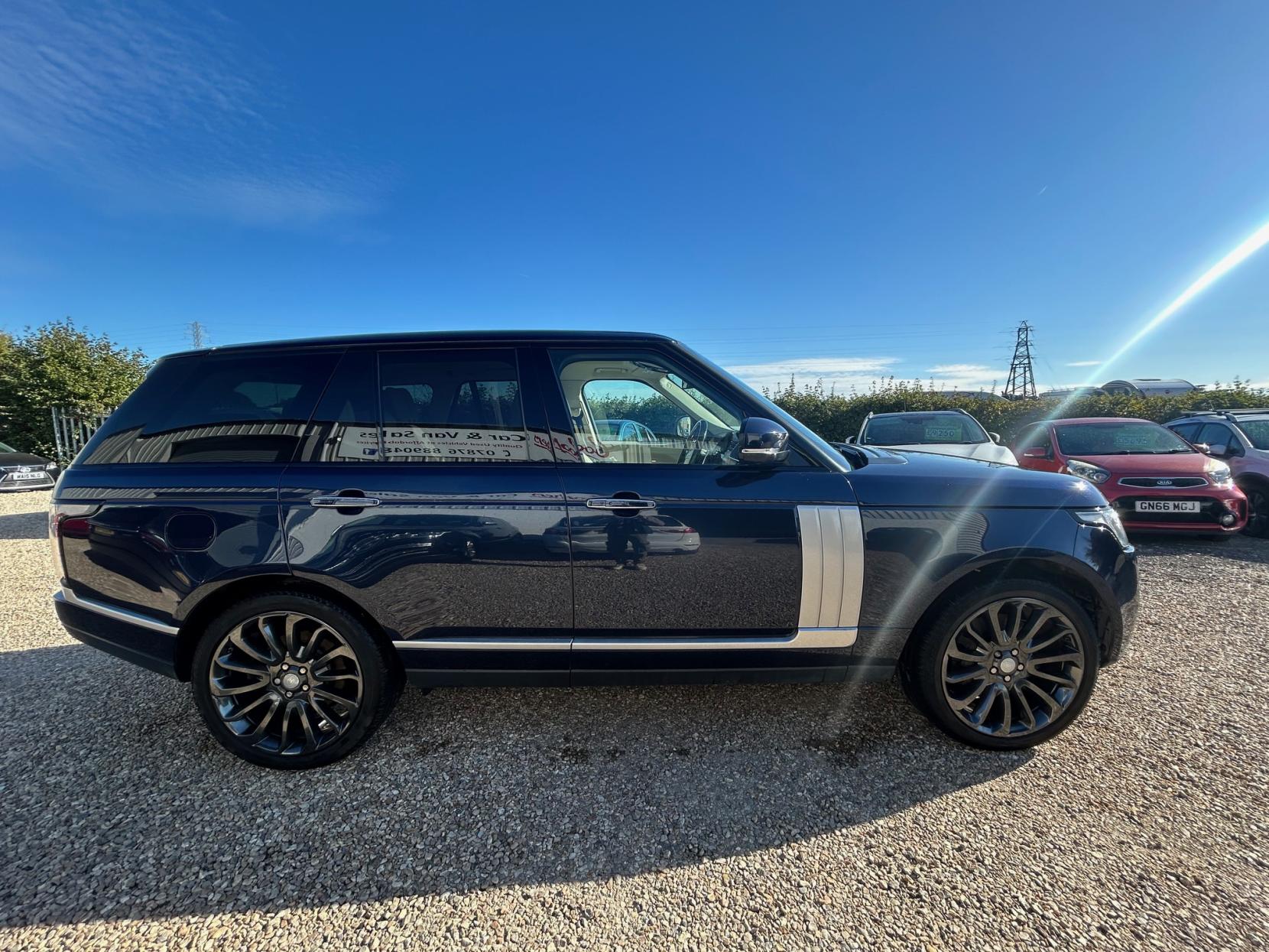 Land Rover Range Rover 4.4 SD V8 Autobiography SUV 5dr Diesel Auto 4WD Euro 6 (s/s) (339 ps)